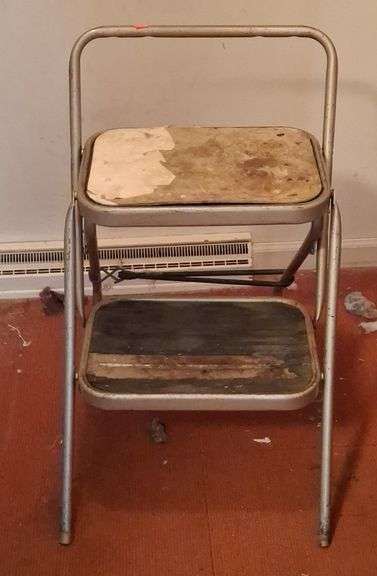 Metal Step Stool 27"