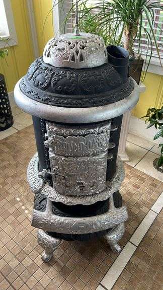 PD Beckwith no 18, Round Oak , Metal  Stove ,19”x24”x49”
