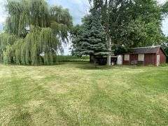 RANCH HOME WITH 2+CAR GARAGE on 1+ACRES!