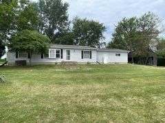 RANCH HOME WITH 2+CAR GARAGE on 1+ACRES!