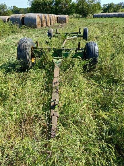 John Deere Running Gear with Extendable Tongue