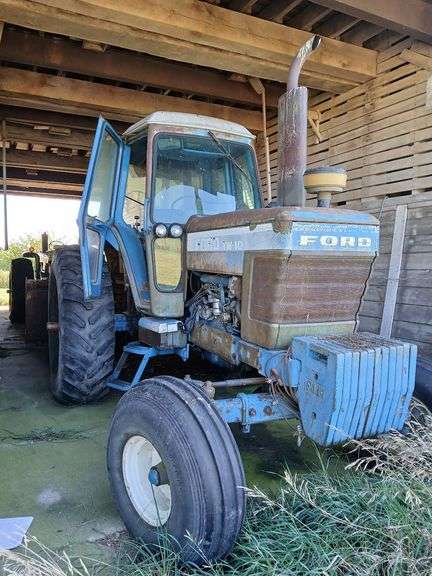 Ford TW-10 Tractor Cab, Runs, Interior Wheel Weights, Overhauled Engine, 3 Outlets, 9600 HRS