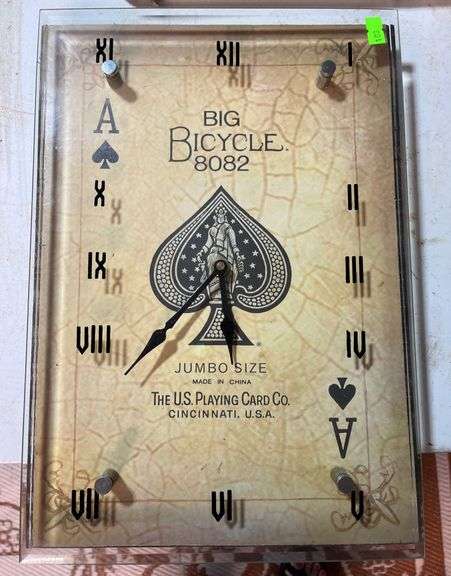 The US Playing Card Co. Big bicycle 8082 jumbo card clock battery operated 15x10"