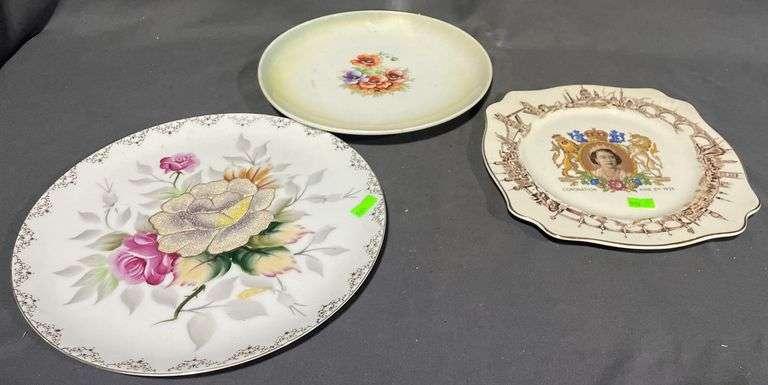 Elizabeth R Plate Queen Elizabeth porcelain plate9” & (2) Floral plates - Metzger ...