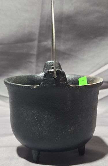 3 Leg Cast Iron Pot 3" x 3"