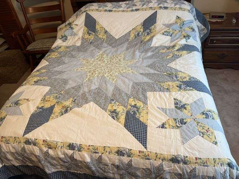 Quilt- Has Damage 94x85"