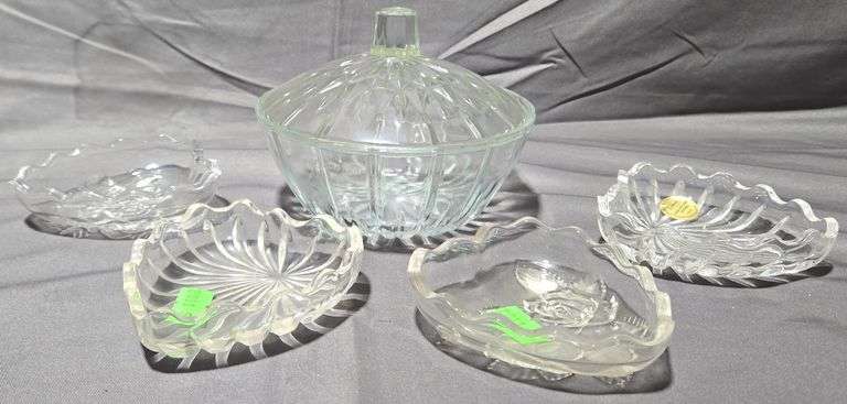 (2) Libby Lead Crystal Heart Trinket Boxes 4" x 3", (1) Glass Covered Candy Dish 2" x 5'