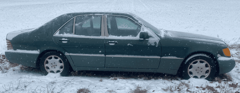 1993 Mercedes Benz 300SE, 221,462 Miles, runs and drives, has been sitting, has title, VIN: WDBGA32E9PA133512 - MAY BE PICK UP AT ALTERNATE LOCATION IN NORTH MANCHESTER - A $25 TITLE FEE WILL BE ADDED TO THE WINNING INVOICE