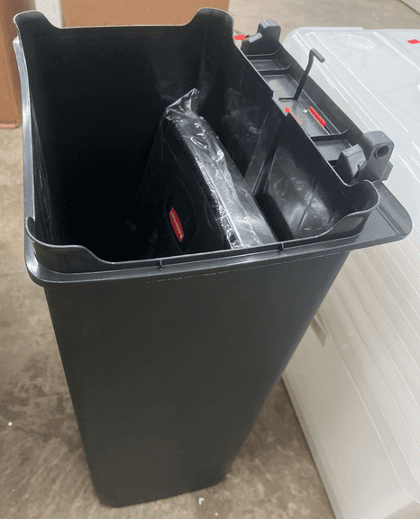 Rubbermaid 12.4 Gal Premium Step On Series III Trash Can