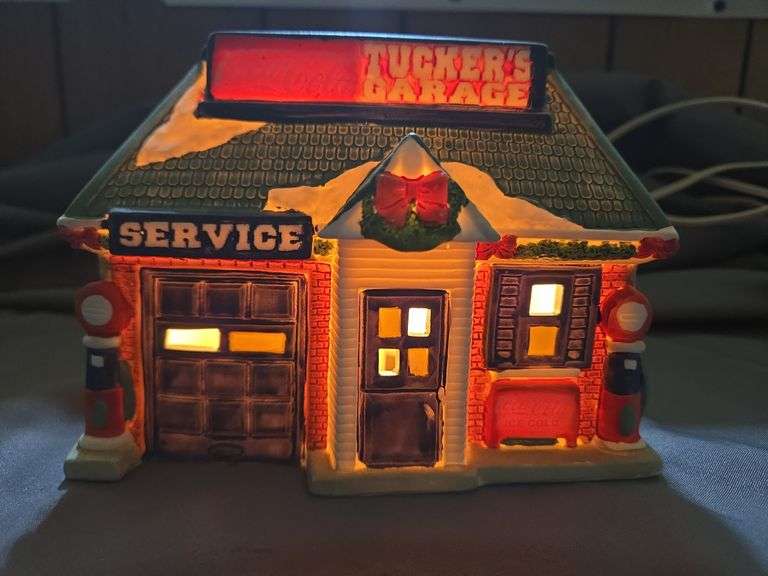 Drink Coca-Cola American Classics Collection "Tucker's Garage" Figurine (Tested Works)