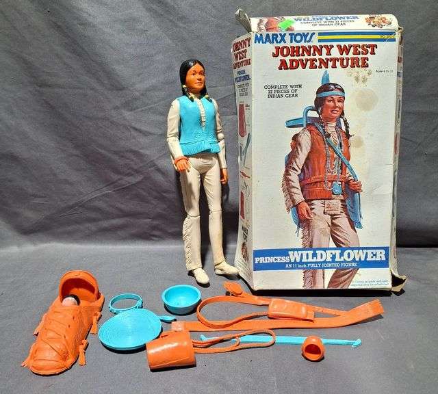 3 personnages Marx Johnny West et leurs accessoires (+40