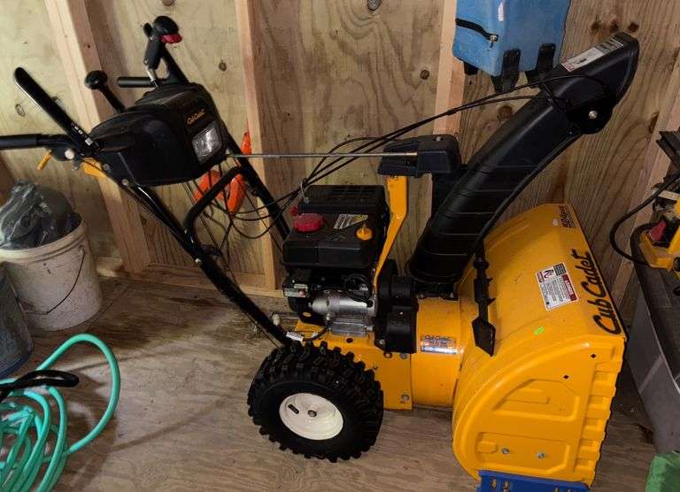 Cub Cadet 524SWE Gas-Powered Snow Blower with 4-Way Chute Control (Untested)