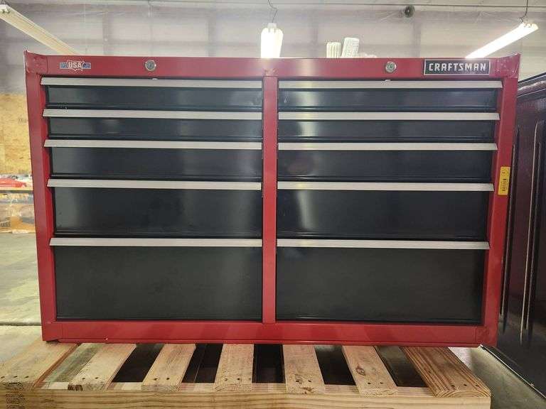CRAFTSMAN 2000 Series 52-in W x 18″ D x 38.05-in H 10 -Drawer Steel Rolling Tool box has small dings and scuffs