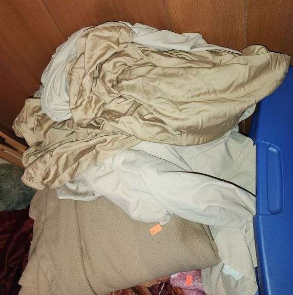 (3) Throw Blankets, Full Size Comforter