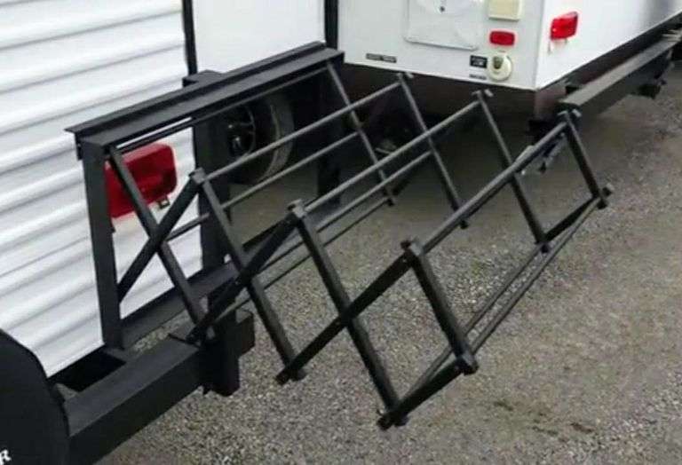 Trainview Mfg Clothes Drying Rack with 4