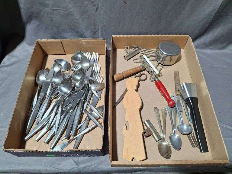Assorted Metal Kitchen Utensils and Flatware Set - Metzger Property ...