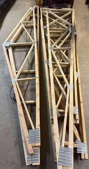 Triangular Support Trusses with Metal Reinforcements 179×27-123×36 ...