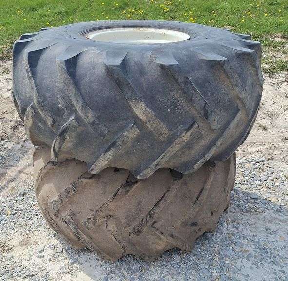 Pair 18x16 tires and rims