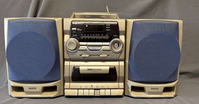 Sanyo AM/FM Stereo System with Cassette and CD Player - Metzger ...