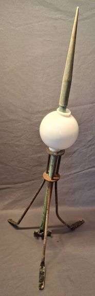 Metal Lightning Rod w/ Globe 23″ (legs bent)