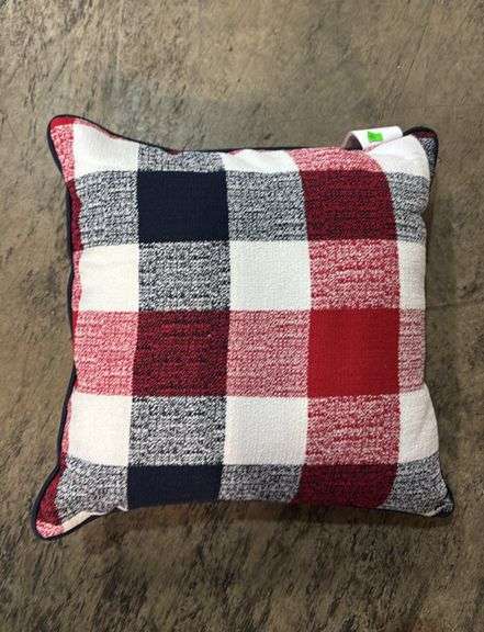 18”x18” throw pillow