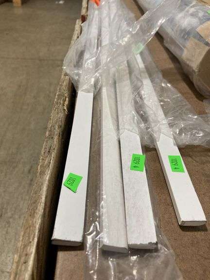 Hampton Bay
Avondale 0.25 in. W x 90 in. H Scribe Moulding in Alpine White-quantity 4