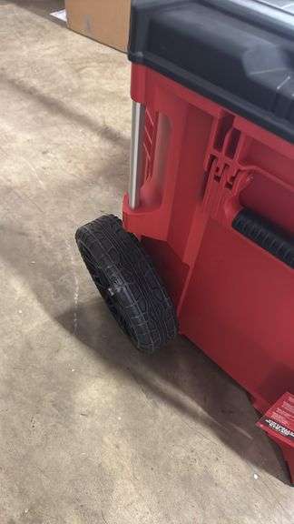 Milwaukee
PACKOUT 19 in. Rolling Drawer Tool Box has bent wheel