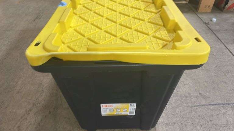 HDX 57Gal Tote with Lid, Lid Has Some damage