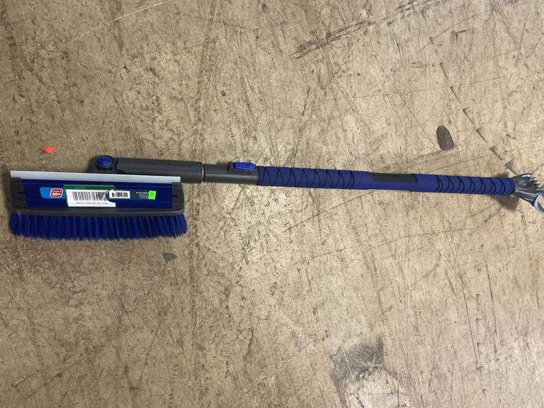 Polar extreme 60 in. Extendable Snow Brush