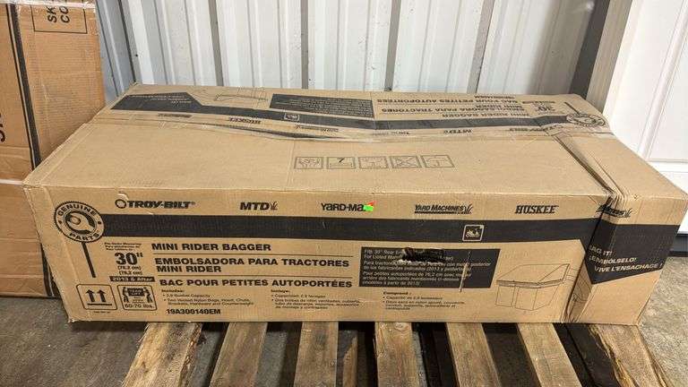 MTD Genuine Factory Parts
Original Equipment 30 in. Double Bagger for Cub Cadet, Troy-Bilt and Craftsman Rear Engine Lawn Mowers (2013 and After) bagger only