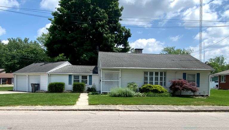 07.22.25 -- Online Real Estate Auction! -- Corner Lot Ranch Home with 2 Bedrooms, 1.5 Baths & 2-Car Attached Garage  in Winona Lake!