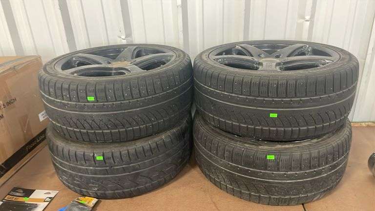 4-Champipo  WinterPrp HP 235/40 R18