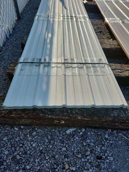 25- Metal Pole Barn Siding 29Gauge 3’x12’, White, Has Cracked Paint you are bidding times the money
