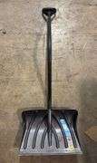 Suncast
18 in. Bent Handle Snow Shovel
