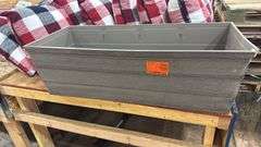 CITY PICKERS
33 in. L x 13 in. W x 29 in. H Driftwood Gray Resin Elevated Garden Bed has cracked corner