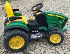 John Deere Battery-Powered Ride-On Toy Tractor, may need new battery, NO CHARGER