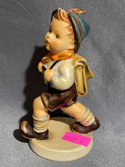 M. J. Hummel School Boy Figurine ’32 2/0′ , 4 Inches Tall