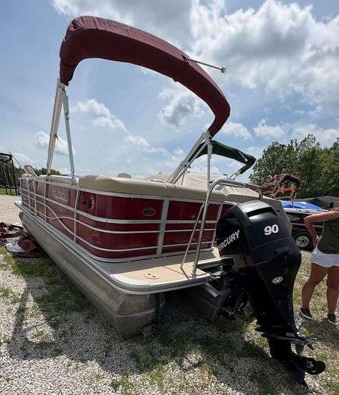 2012 Forest River Xcursion Pontoon equipped with a Mercury 90Hp engine with 599 hrs, well maintained - always kept on a lift, NO TRAILER, boat has a title, VIN FRUA0431D212 - A $25 TITLE FEE WILL BE ADDED TO THE WINNING INVOICE