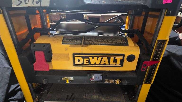DeWalt DW733 12-1/2-Inch Thickness Planer, 23″ x 14″ x 17″