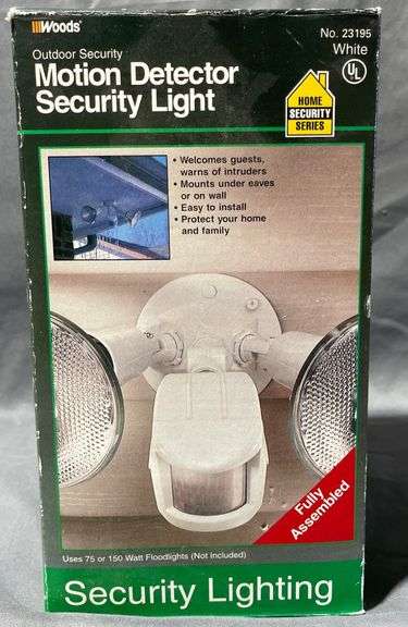 Outdoor Motion Detector Security Light by Woods, Model 23185