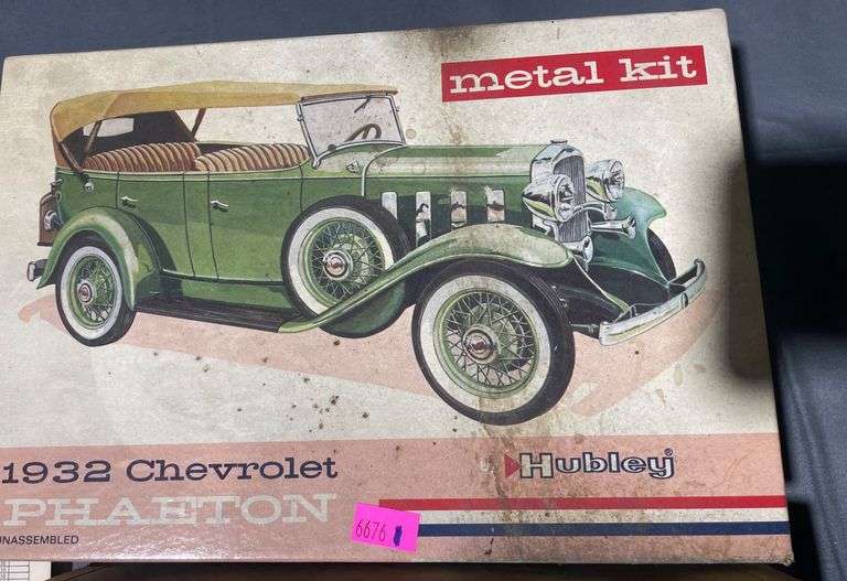 Hubley 1932 Chevrolet Phaeton Metal Model Kit with Instructions