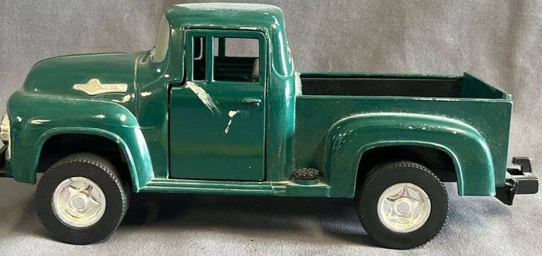 Green Tootsietoy Die-Cast Ford Pickup Truck with Opening Doors
