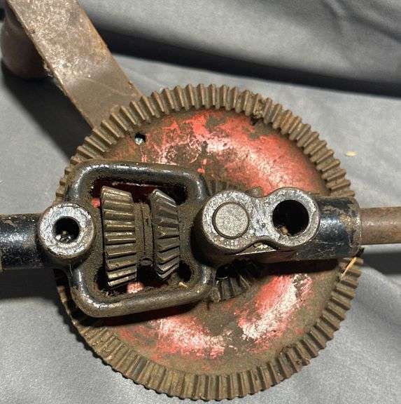 Dunlap Hand-Crank Drill, 19″ Long