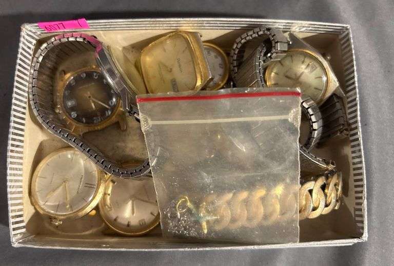 Quartz Wristwatches and Accessories