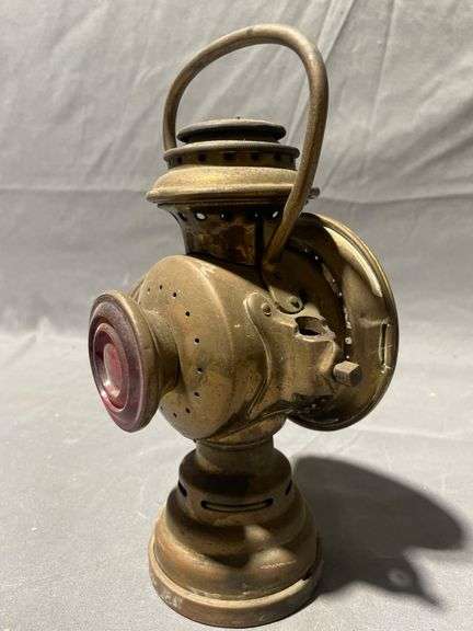 The Neverout Railroad Regulated Kerosene Safety Lamp with Red Lenses