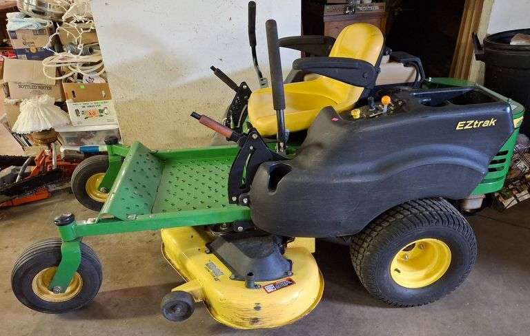John Deere Z245 EZtrak Zero-Turn Lawn Mower, 48 Inch Deck
