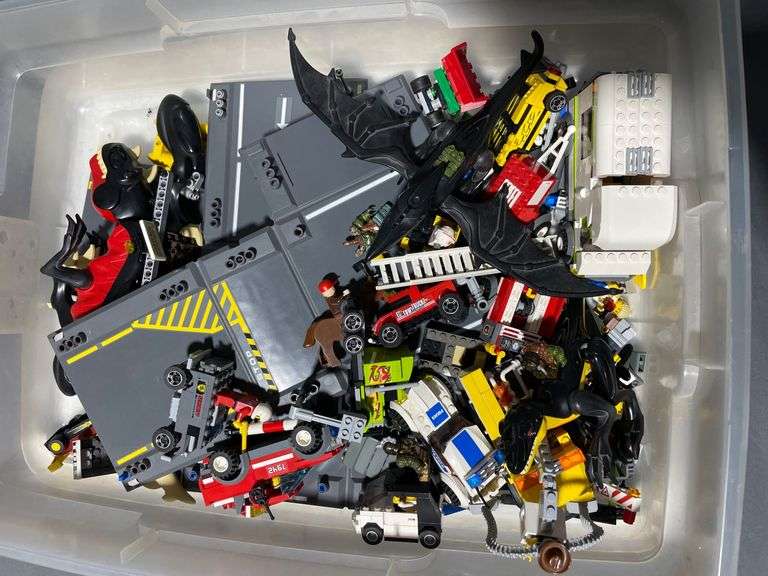 LEGO Building Parts, Figures, Vehicles, and Road Plates