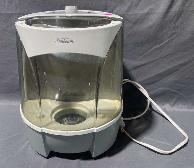 Sunbeam Model SWM6000 Humidifier with Clear Water Chamber