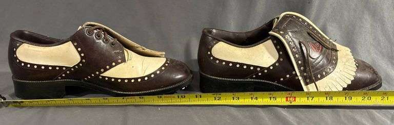 Two-Tone Leather Saddle Golf Shoes with Softspikes Soles