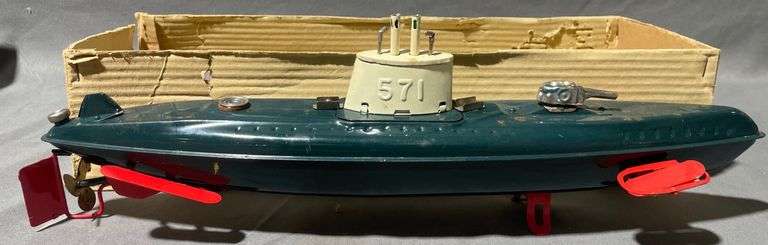 SSN 571 Nautilus Model Submarine with Original Box, 12″
